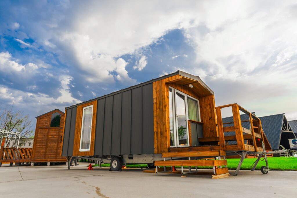 Qtm Glam, casa pe roti 20 mp, structura lemn cu sistem SIP