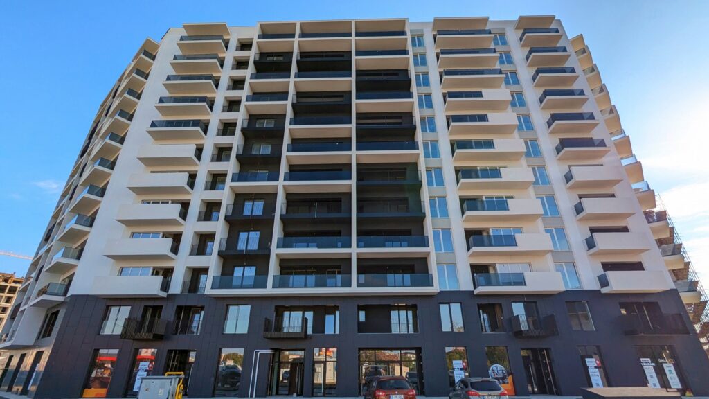 Spatiu comercial nou de inchiriat, vizibilitate excelenta, Bd. Metalurgiei
