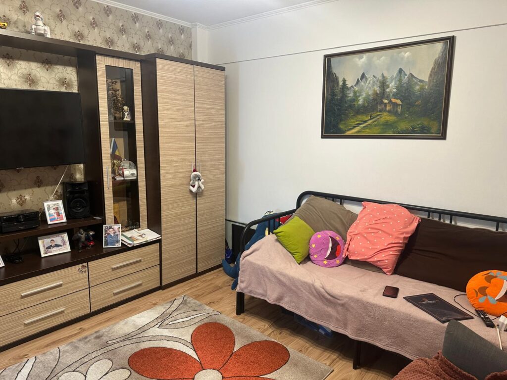 Apartament 2 camere cu balcon generos, mobilat si utilat, Drumul Fermei