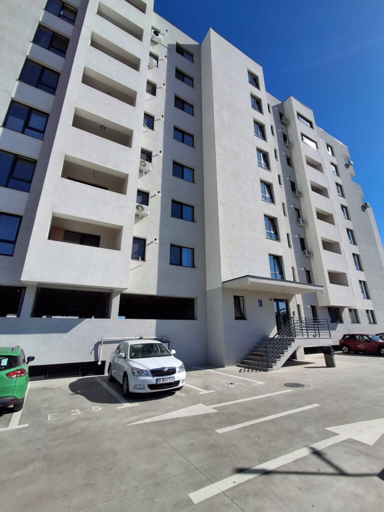 Inchiriere 35 Apartament 2 camere decomandat, zona Grand Arena Mall, Sector 4