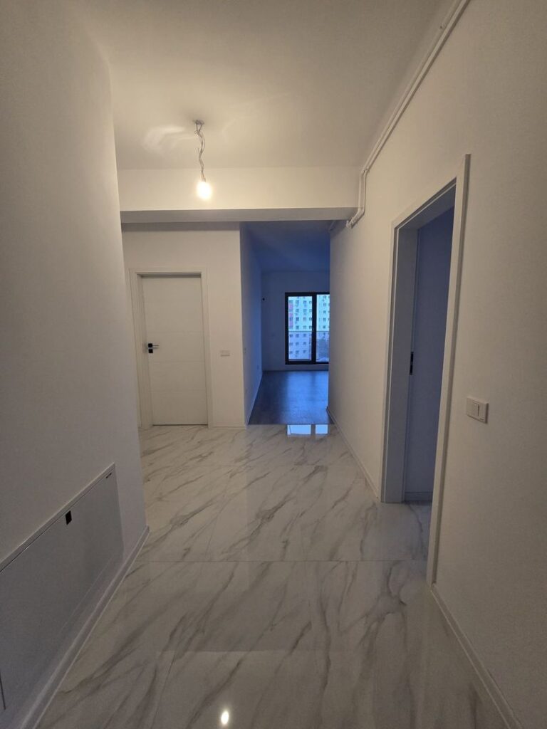 Apartamente 2 camere de vanzare Bucuresti 25 Apartament decomandat cu 2 camere, 68 mp, metrou Aparatorii Patriei, Sectorul 4