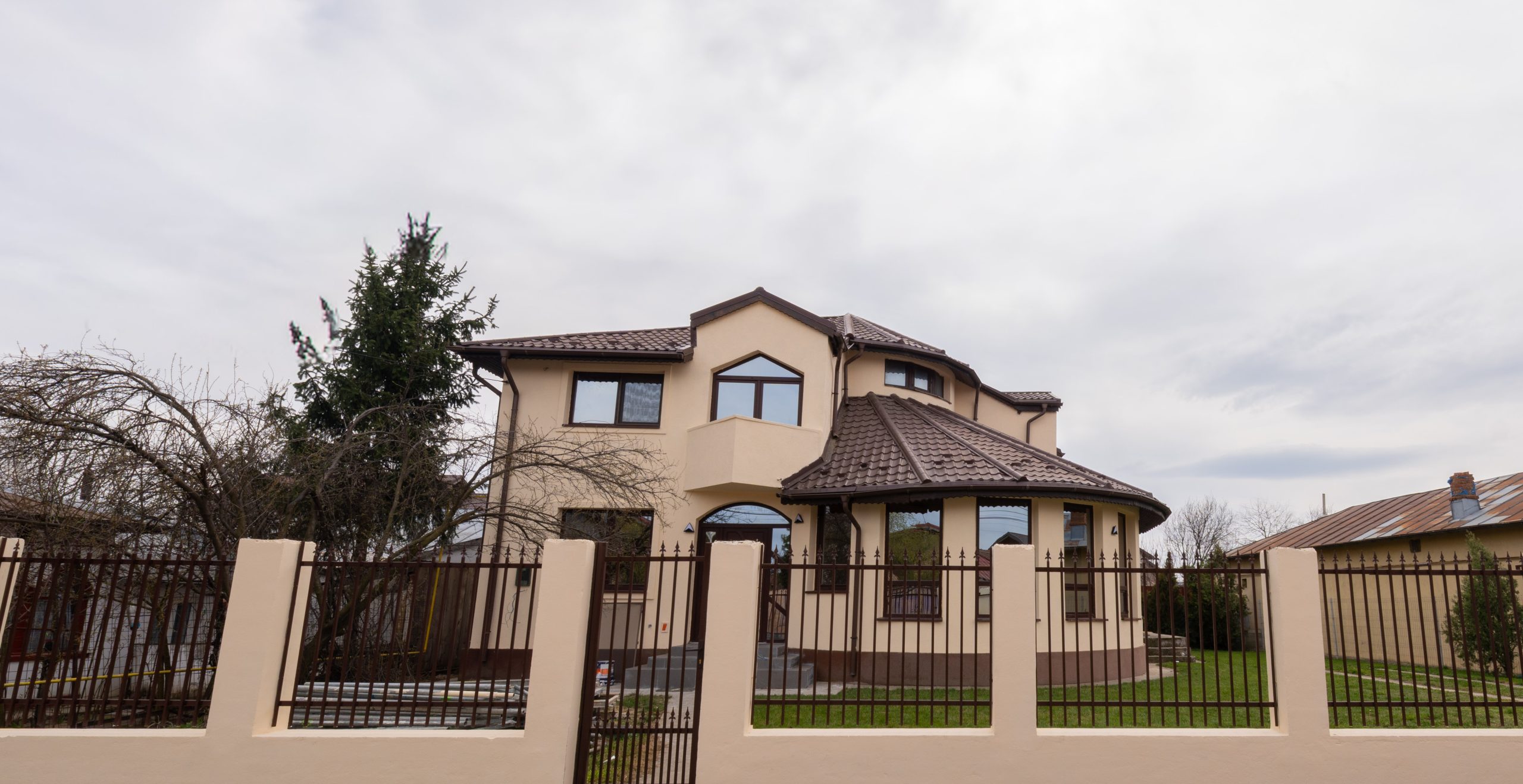 Vila individuala spectaculoasa, 5 camere, P+M, curte 460 mp, Comuna Berceni