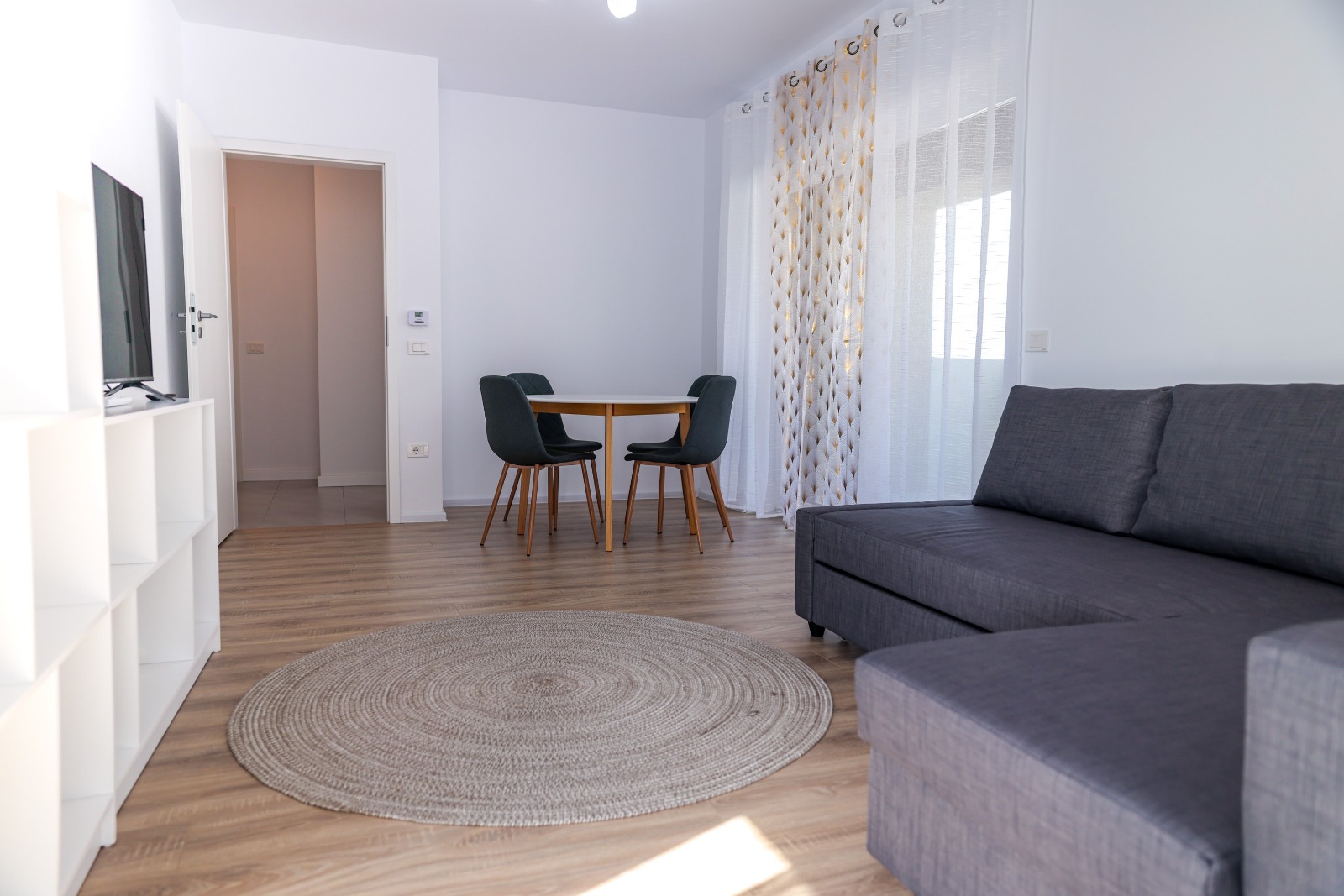 Apartament cu 2 camere de inchiriat, loc de parcare inclus, zona Bd.Metalurgiei, Sectorul 4