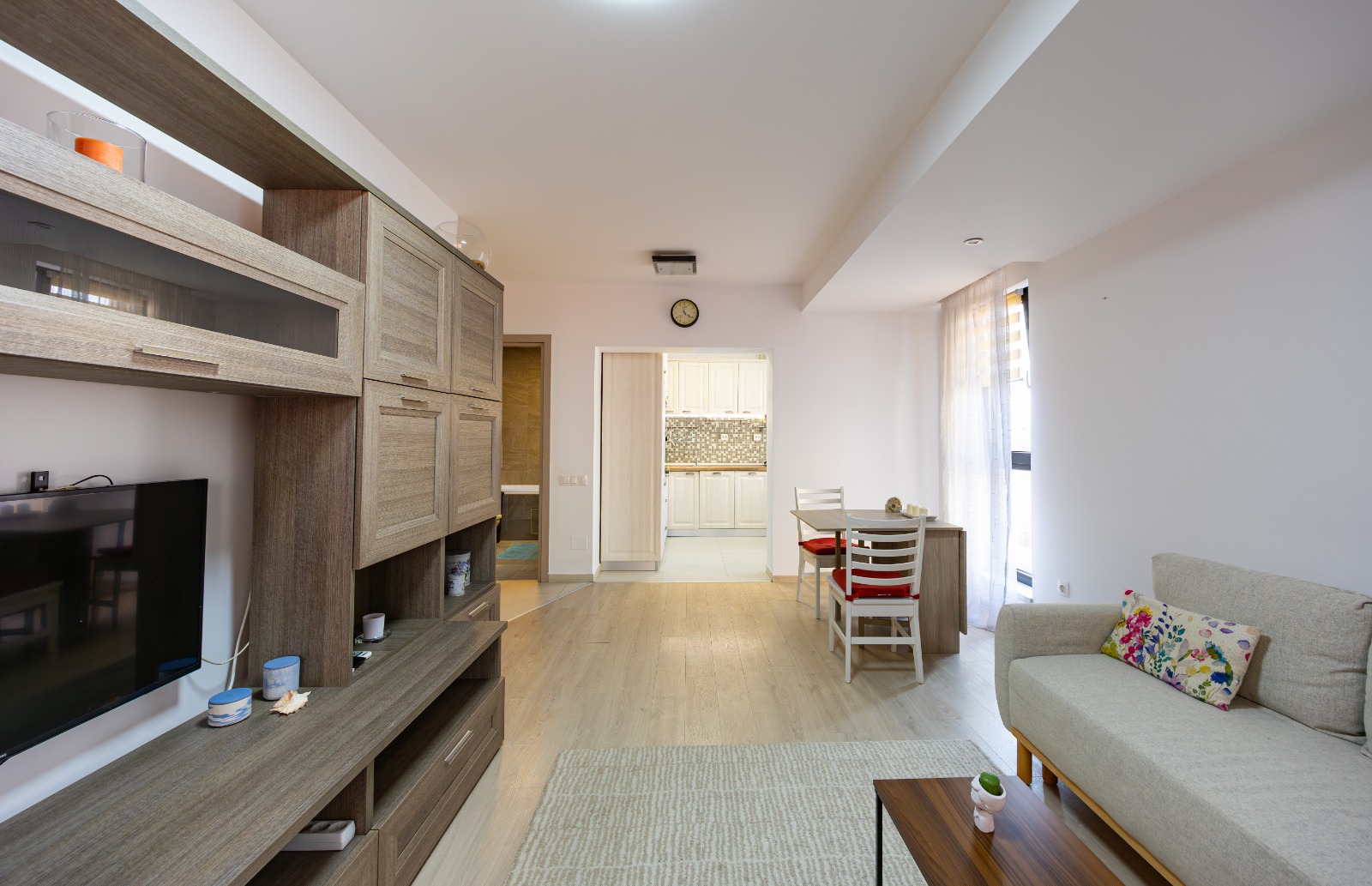 Apartament cu 2 camere de inchiriat, modern mobilat si utilat, Soseaua Oltenitei, Sector 4