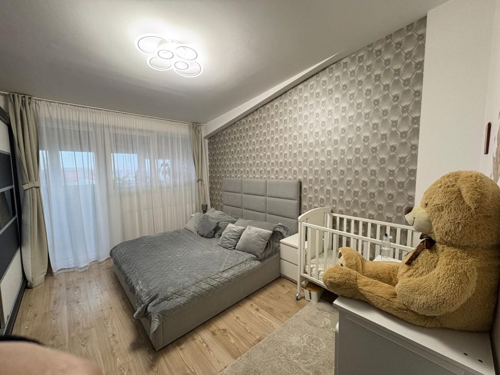 Apartamente 2 camere de vanzare Bucuresti 11 Apartament decomandat cu 2 camere de vanzare, 67.70 mp, mobilat si utilat, Drumul Fermei