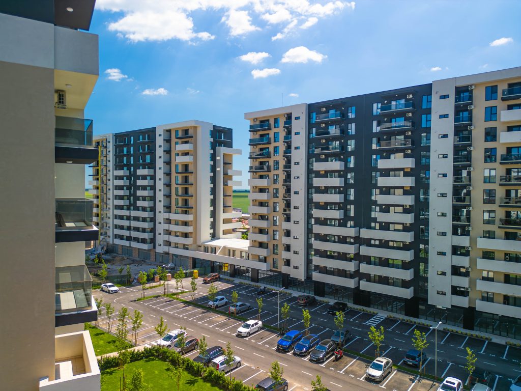 Locuinta modern compartimentata, curte privata, imobil premium – zona Bd. Metalurgiei