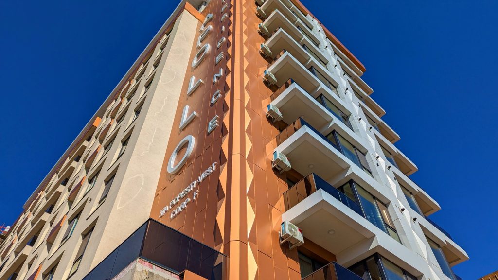 3 Room Apartments for Sale in Bucharest 19 Apartament 3 camere, 78.90 mp total, 2 bai si 2 balcoane – Sky Garden Residence, metrou Berceni