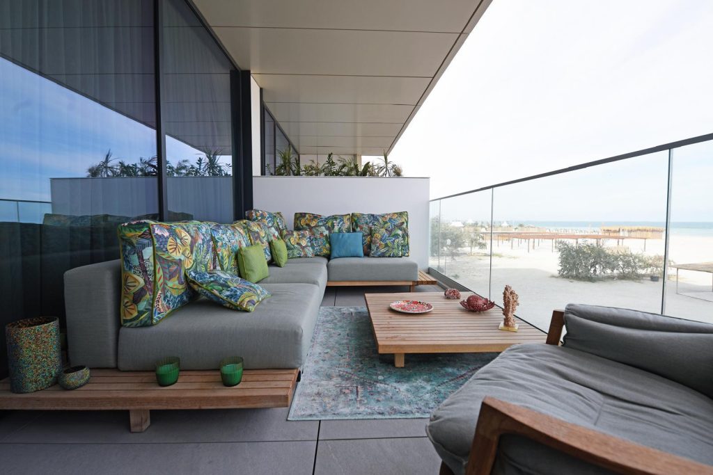 Anunturi ansamblu rezidential 1 Apartament exclusivist cu 4 camere, design Rococo, vedere directa la mare – One Mamaia Nord