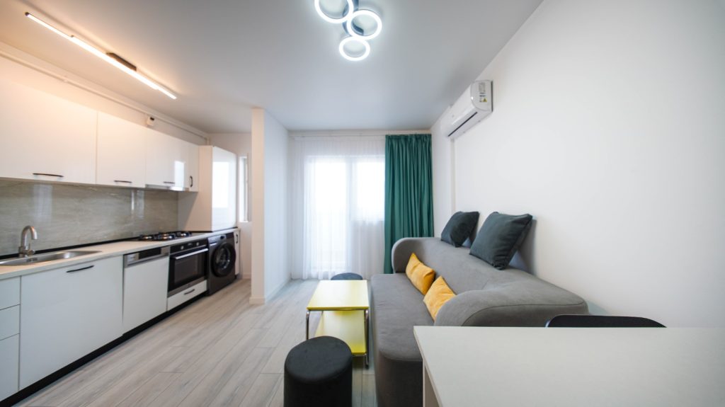 Apartament cu o camera, prima inchiriere, acces metrou Berceni, Popesti-Leordeni