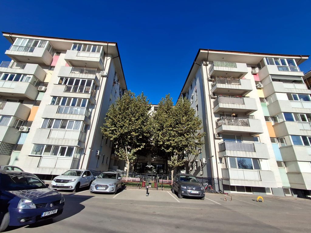 Apartament de inchiriat, complet mobilat si utilat, acces facil catre metrou Aparatorii Patriei