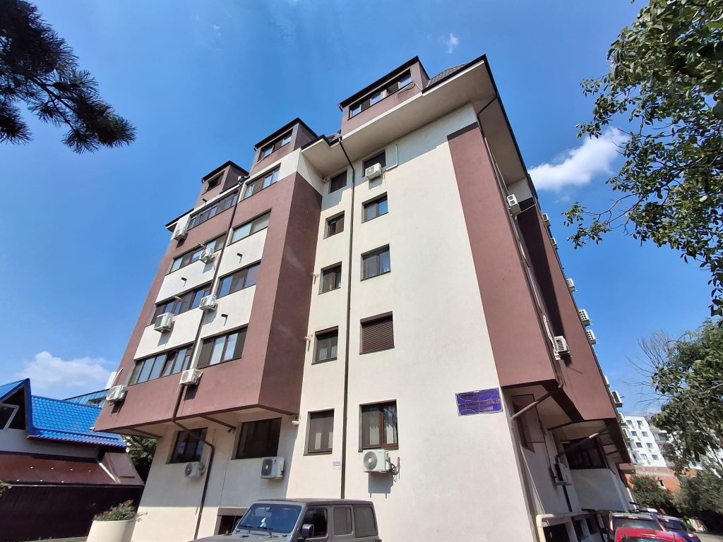 Apartamente 1 camera de vanzare Bucuresti 43 Apartament modern cu o camera, bucatarie separata si balcon, stradal pe Bulevardul Metalurgiei, Sector 4