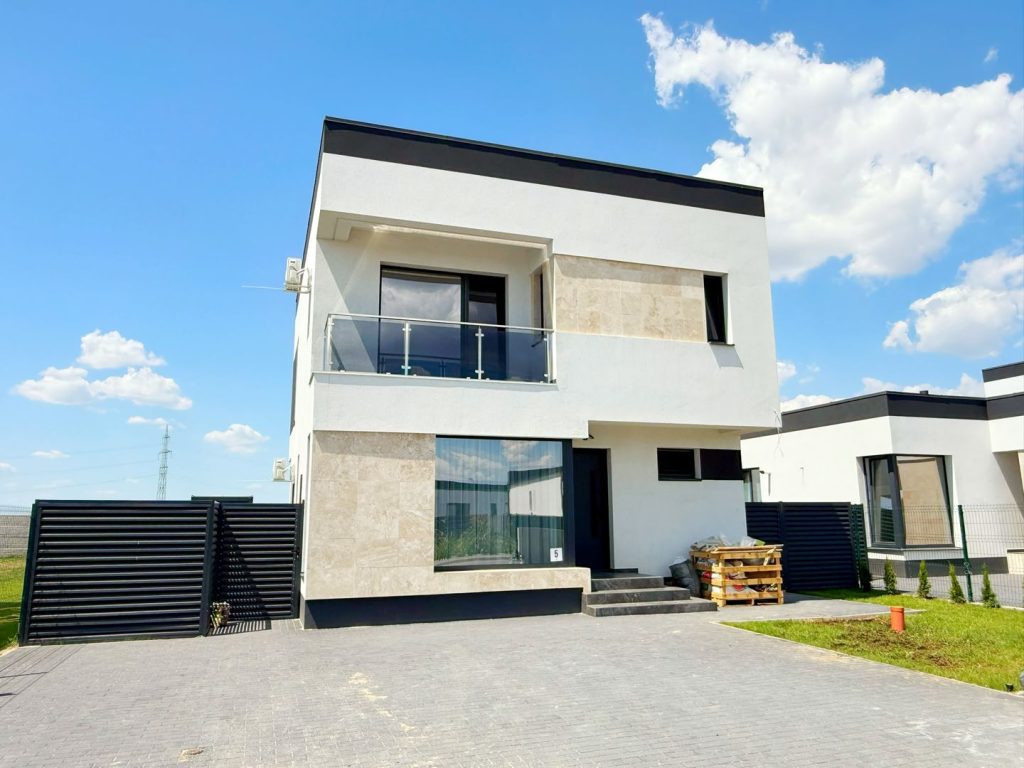 Vila individuala spatioasa cu 4 camere, 476 mp teren, acces rapid catre Bucuresti – Vidra