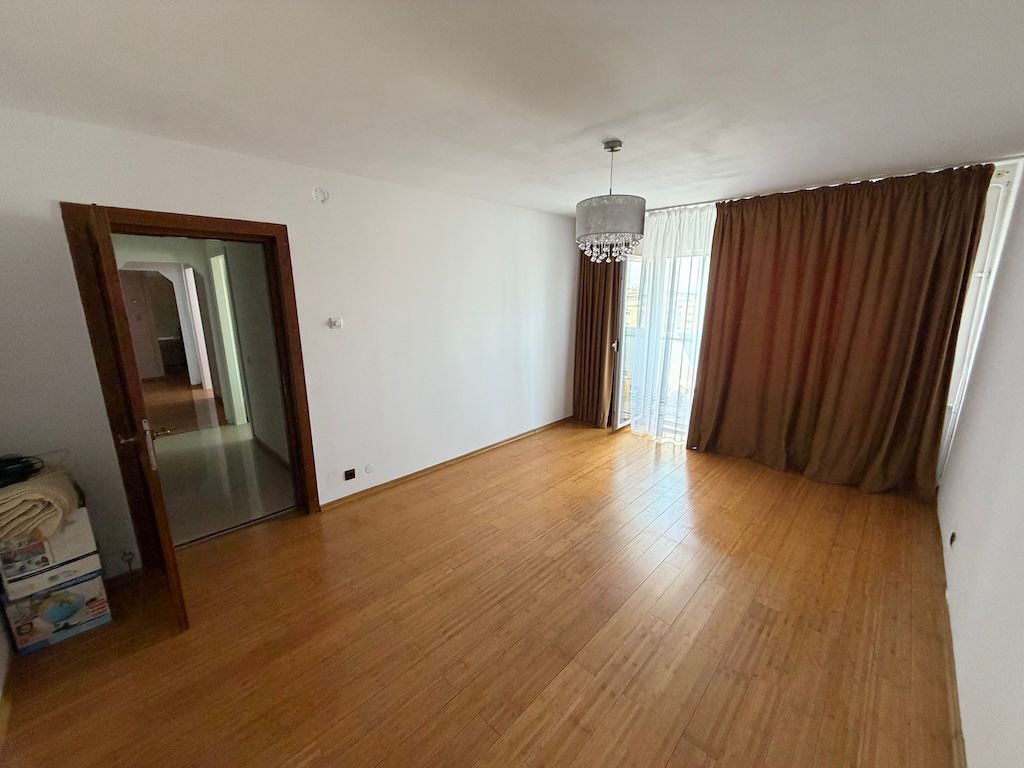 Apartamente cu mutare rapida 17 Apartament cu 3 camere renovat, mobilat si utilat, zona Sebastian, Str. Gheorghe Donici